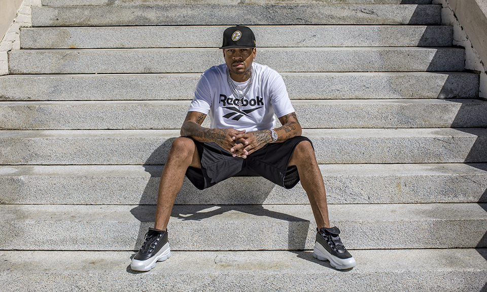 阿莱格里：劳塔罗是最强前锋之一；莱奥明白进球决定前锋价值（阿莱格里称劳塔罗跻身顶尖前锋行列；莱奥坦言进球才是前锋价值标尺）